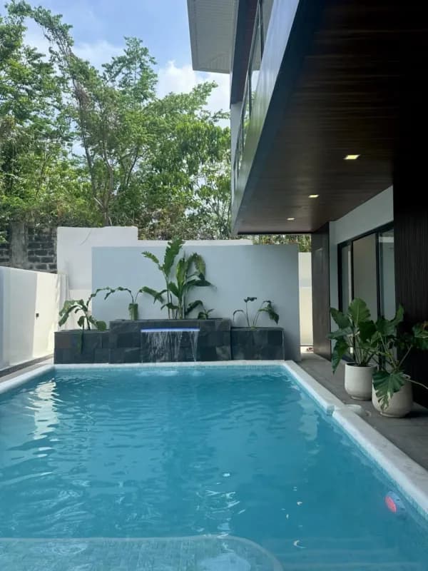 Modern Tropical Contemporary House Image 4