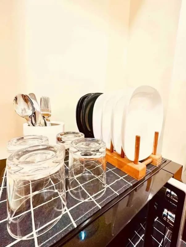 Studio unit at Northwoods Place Image 3