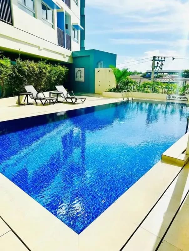 Studio unit at Northwoods Place Image 7